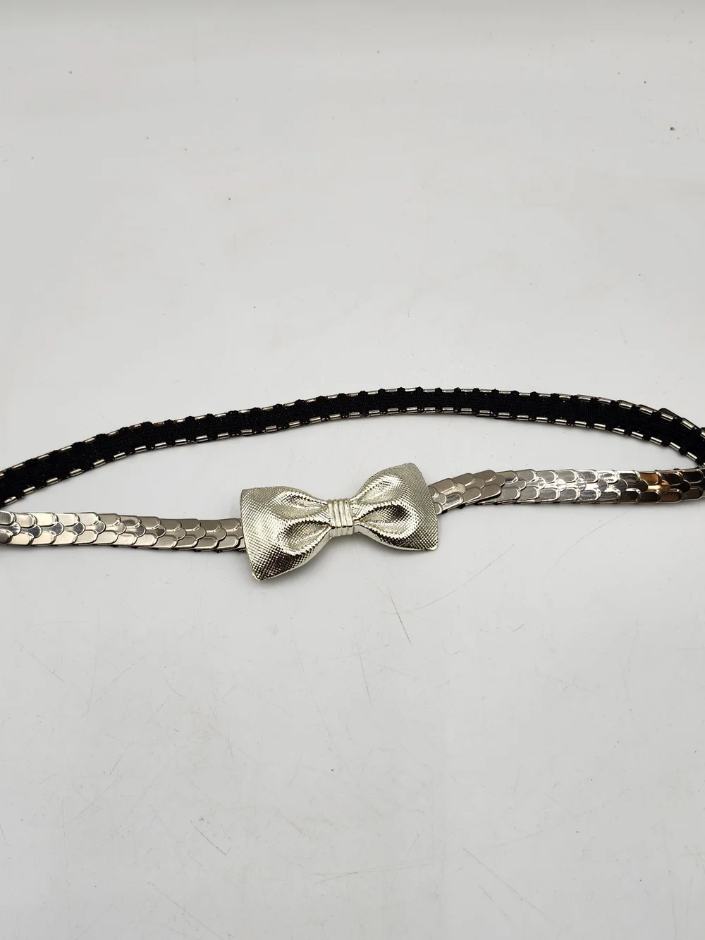 EUC Vintage 80s Silver Tone Stretch Fish Scale Belt Bow Buckle Fem Rock